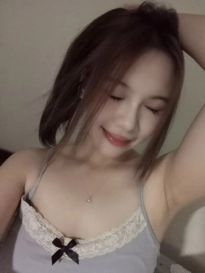 Thiếu thốn, vợ yêu lén lút với tên thợ sửa điều hòa